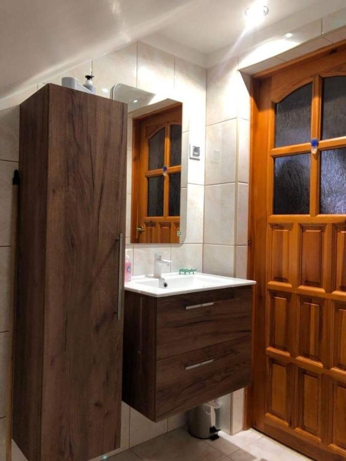 Nad Morzem U Kasi Apartment