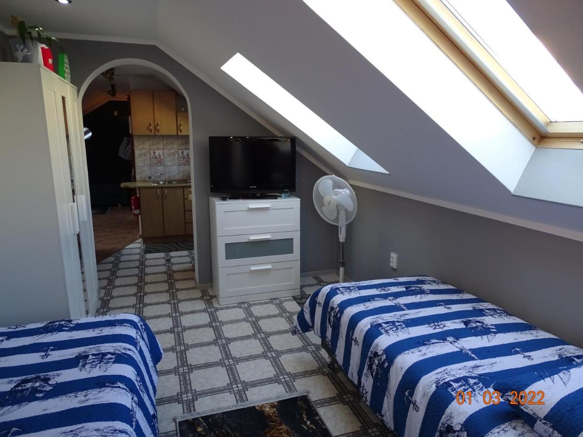 Nad Morzem U Kasi Apartment *